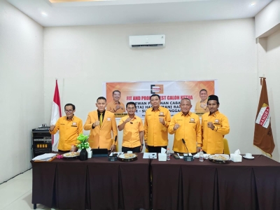 Tim fit and Propertest Partai Hanura bersama salah calon Ketua DPC Hanura Kota Baubau, Noor Gemilang Siradja usai wawancara