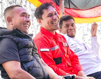 Ketua Pimda PKN Sultra, Samsu Umar Abdul Samiun (kiri), Gunardih Eshaya (tengah) wakil ketua Pimda PKN